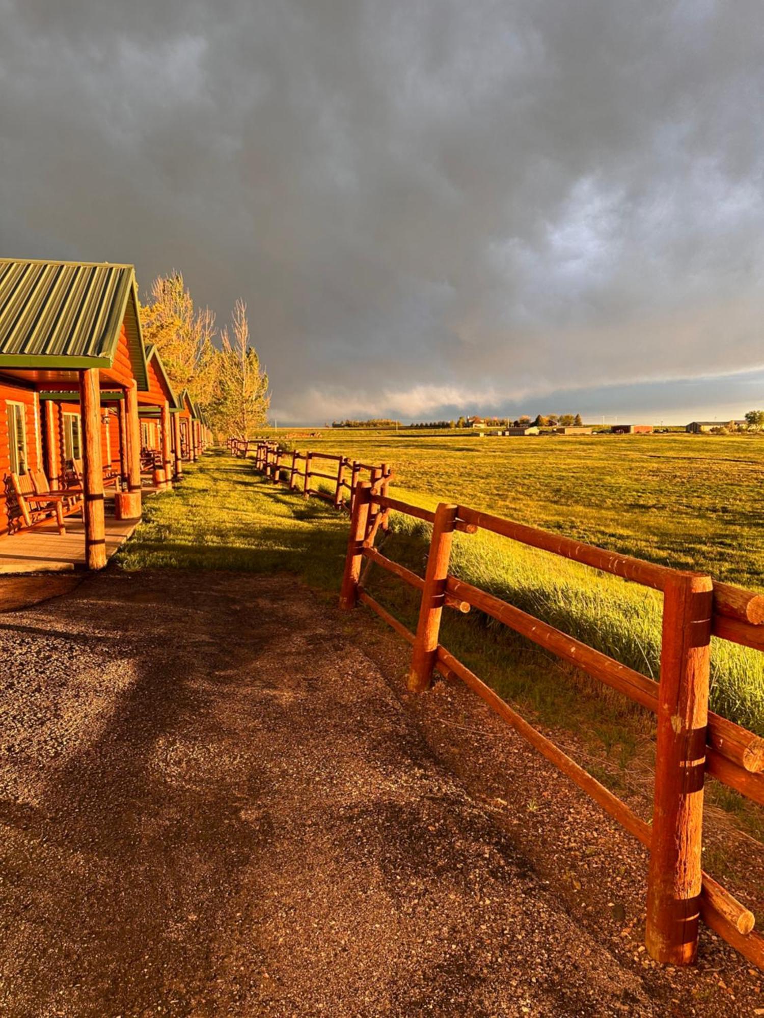 Badlands Frontier Cabins Wall Bagian luar foto
