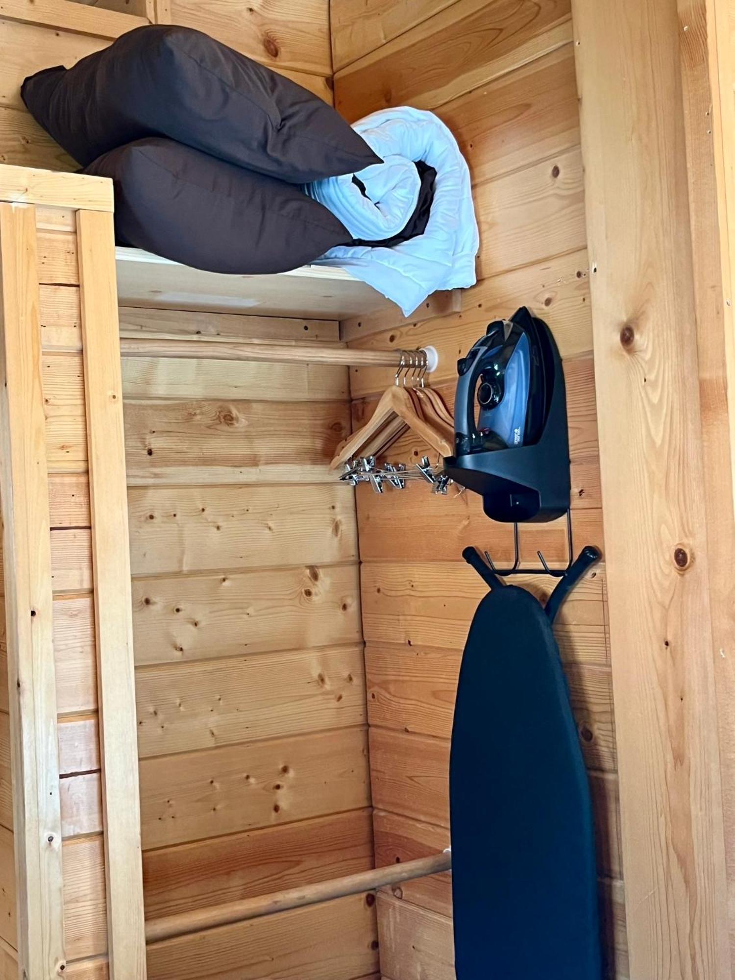 Badlands Frontier Cabins Wall Bagian luar foto