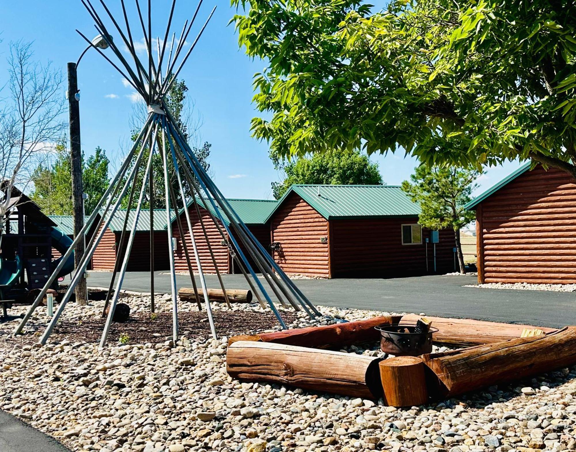 Badlands Frontier Cabins Wall Bagian luar foto